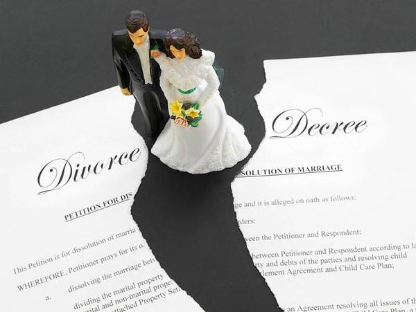 丈夫外遇妻子隱忍七年不離婚，妻子結局讓人唏噓不已